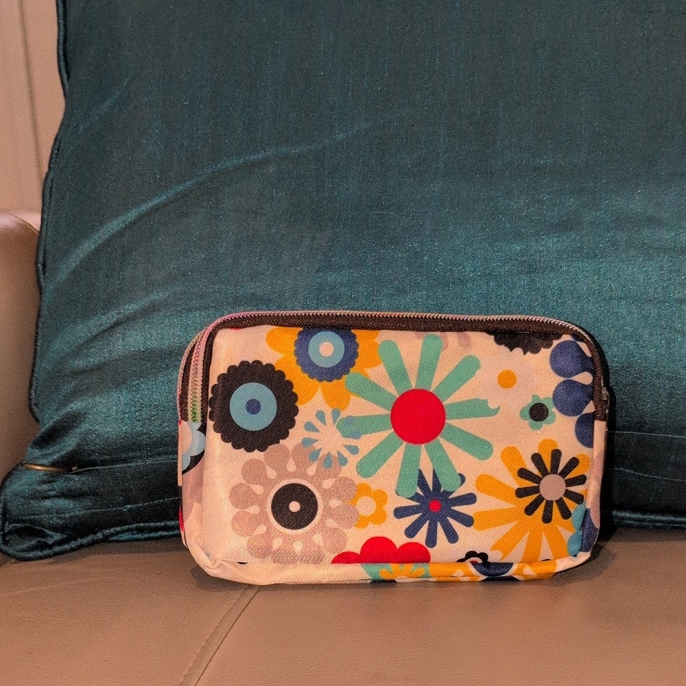 Mudanzhilian Floral Wristlet With 3 Zippered Compartments Multi Color Zippers